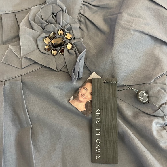 Kristin Davis slate gray top. - Picture 5 of 5